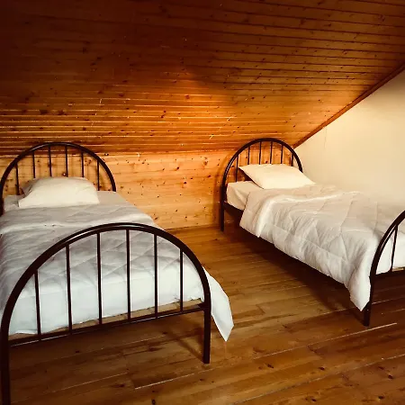 Aristheu Albergue *
