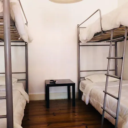 Aristheu Albergue *